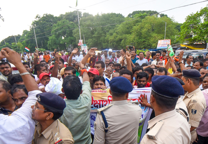 Bihar: Parichari Sangh stages protest outside JD-U office in Patna | Bihar: Parichari Sangh stages protest outside JD-U office in Patna Bihar: Parichari Sangh stages protest outside JD-U office in Patna | Bihar: Parichari Sangh stages protest outside JD-U office in Patna