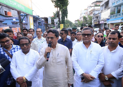 After Rs 5 crore aid by Tripura govt, BJP sends relief to flood-hit Himachal Pradesh | After Rs 5 crore aid by Tripura govt, BJP sends relief to flood-hit Himachal Pradesh After Rs 5 crore aid by Tripura govt, BJP sends relief to flood-hit Himachal Pradesh | After Rs 5 crore aid by Tripura govt, BJP sends relief to flood-hit Himachal Pradesh