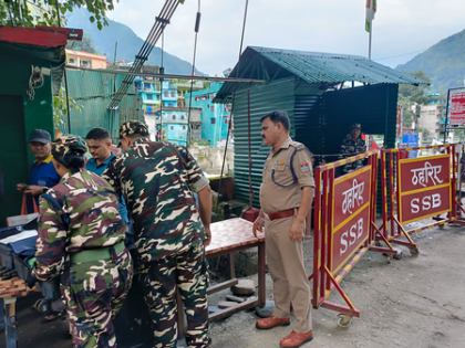 30 Nepalese prisoners apprehended in Bihar, UP, Bengal; border vigil stepped up | 30 Nepalese prisoners apprehended in Bihar, UP, Bengal; border vigil stepped up 30 Nepalese prisoners apprehended in Bihar, UP, Bengal; border vigil stepped up | 30 Nepalese prisoners apprehended in Bihar, UP, Bengal; border vigil stepped up