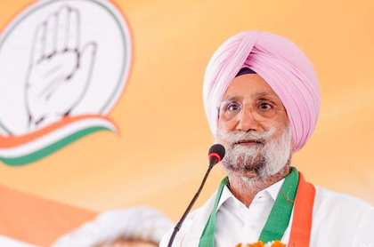 A 'defunct' CM: Congress lambasts Mann govt over 'poor handling' of flood-hit Punjab | A 'defunct' CM: Congress lambasts Mann govt over 'poor handling' of flood-hit Punjab A 'defunct' CM: Congress lambasts Mann govt over 'poor handling' of flood-hit Punjab | A 'defunct' CM: Congress lambasts Mann govt over 'poor handling' of flood-hit Punjab