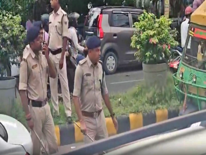 Police cane-charge protesting contractual workers in Patna, several injured | Police cane-charge protesting contractual workers in Patna, several injured Police cane-charge protesting contractual workers in Patna, several injured | Police cane-charge protesting contractual workers in Patna, several injured