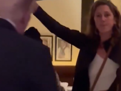 Protesters heckle Trump at Washington restaurant | Protesters heckle Trump at Washington restaurant Protesters heckle Trump at Washington restaurant | Protesters heckle Trump at Washington restaurant