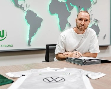 Wolfsburg signs Eriksen on free transfer | Wolfsburg signs Eriksen on free transfer Wolfsburg signs Eriksen on free transfer | Wolfsburg signs Eriksen on free transfer