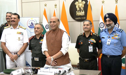 Defence Minister flags off historic tri-service sailing expedition on IASV Triveni | Defence Minister flags off historic tri-service sailing expedition on IASV Triveni