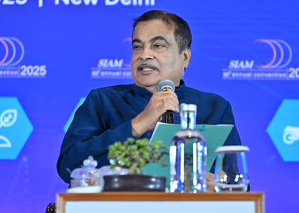 Gadkari lashes out at ‘paid’ social media campaign against ethanol-blended petrol | Gadkari lashes out at ‘paid’ social media campaign against ethanol-blended petrol