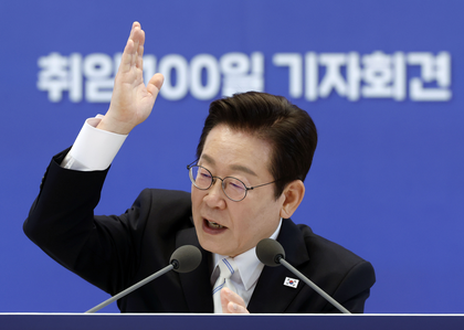South Korean President Lee's approval rating falls to 58 pc: Poll | South Korean President Lee's approval rating falls to 58 pc: Poll