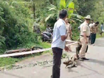 Jilted lover stabs K'taka woman for refusing marriage proposal | Jilted lover stabs K'taka woman for refusing marriage proposal