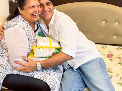 Sunny Hinduja bring desi atta to his mom in Dubai: 'Atta maajhi satakli' | Sunny Hinduja bring desi atta to his mom in Dubai: 'Atta maajhi satakli'