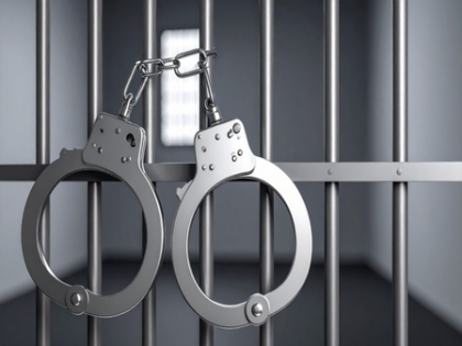 CBI arrests 3 military engineers, aide while taking a bribe of Rs 80,000 | CBI arrests 3 military engineers, aide while taking a bribe of Rs 80,000
