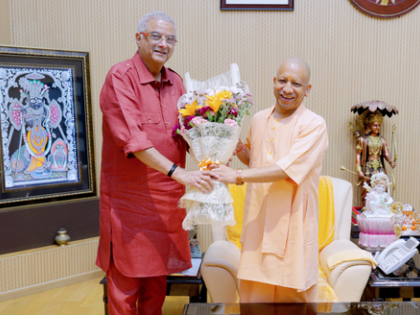 Boney Kapoor pays a visit to CM Yogi Adityanath in Lucknow | Boney Kapoor pays a visit to CM Yogi Adityanath in Lucknow Boney Kapoor pays a visit to CM Yogi Adityanath in Lucknow | Boney Kapoor pays a visit to CM Yogi Adityanath in Lucknow