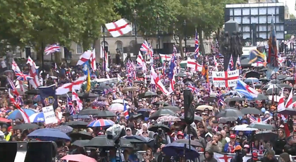 Massive anti-immigration rally rocks London, 26 police officers injured | Massive anti-immigration rally rocks London, 26 police officers injured