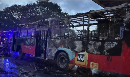 BMTC driver’s quick thinking saves 75 B'luru passengers as bus catches fire | BMTC driver’s quick thinking saves 75 B'luru passengers as bus catches fire BMTC driver’s quick thinking saves 75 B'luru passengers as bus catches fire | BMTC driver’s quick thinking saves 75 B'luru passengers as bus catches fire