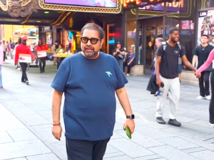 Shankar Mahadevan gives shout-out to Salim–Sulaiman and Ustad Zakir Hussain as ‘Shringaar’ lights up Times Square | Shankar Mahadevan gives shout-out to Salim–Sulaiman and Ustad Zakir Hussain as ‘Shringaar’ lights up Times Square