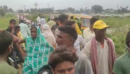 Locals protest in Gorakhpur with road blockade after cattle smugglers kill 19-year-old NEET aspirant | Locals protest in Gorakhpur with road blockade after cattle smugglers kill 19-year-old NEET aspirant