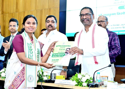 Jharkhand CM Hemant Soren hands over appointment letters to 301 assistant teachers | Jharkhand CM Hemant Soren hands over appointment letters to 301 assistant teachers