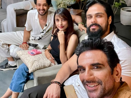 Mahabharat team reunites after 12 years, Lord Krishna aka Sourabh Raj Jain shares happy picture | Mahabharat team reunites after 12 years, Lord Krishna aka Sourabh Raj Jain shares happy picture