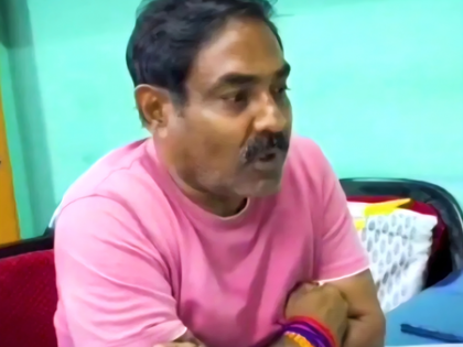 Trinamool panchayat member caught on video assaulting school headmaster in Bengal’s Kakdwip | Trinamool panchayat member caught on video assaulting school headmaster in Bengal’s Kakdwip