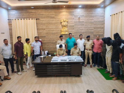 Bihar: Inter-state cyber fraud gang busted, 84 mobile phones seized | Bihar: Inter-state cyber fraud gang busted, 84 mobile phones seized