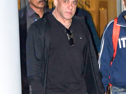 Salman Khan sports new clean shaven look as he arrives in Mumbai | Salman Khan sports new clean shaven look as he arrives in Mumbai