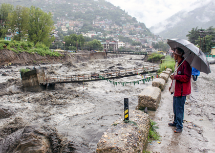 Cloudburst triggers massive destruction in Himachal’s Kinnaur, vehicles swept away | Cloudburst triggers massive destruction in Himachal’s Kinnaur, vehicles swept away