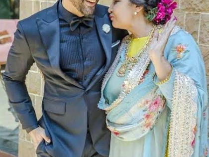 Farhan Akhtar wishes Shabana Azmi on her 75th birthday, asks her to say NO to cucumber sandwiches | Farhan Akhtar wishes Shabana Azmi on her 75th birthday, asks her to say NO to cucumber sandwiches