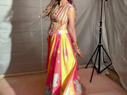 Shilpa Shetty is garba ready with a beautiful multicolored lehenga this Navratri | Shilpa Shetty is garba ready with a beautiful multicolored lehenga this Navratri Shilpa Shetty is garba ready with a beautiful multicolored lehenga this Navratri | Shilpa Shetty is garba ready with a beautiful multicolored lehenga this Navratri