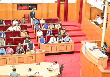 Odisha Assembly adjourned till Monday amid BJD protests over fertiliser shortage issue | Odisha Assembly adjourned till Monday amid BJD protests over fertiliser shortage issue