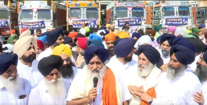 Akali Dal chief flags off 100 trucks of maize silage for flood-hit areas of Punjab | Akali Dal chief flags off 100 trucks of maize silage for flood-hit areas of Punjab