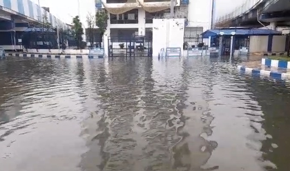 Seven electrocuted as record heavy rain disrupts life in Kolkata; Net, rail, metro services hit | Seven electrocuted as record heavy rain disrupts life in Kolkata; Net, rail, metro services hit
