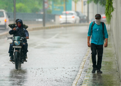 Heavy showers lash Gujarat; more rain forecast around Navratri | Heavy showers lash Gujarat; more rain forecast around Navratri