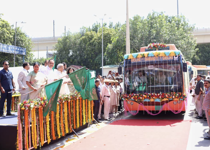 Delhi CM launches DTC bus service to Baraut in Uttar Pradesh | Delhi CM launches DTC bus service to Baraut in Uttar Pradesh