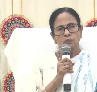 Political parties in Bengal cancel events as rain causes waterlogging in Kolkata | Political parties in Bengal cancel events as rain causes waterlogging in Kolkata