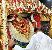 UP: Spiritual fervour marks 3rd day of Navratri as devotees worship Maa Chandraghanta | UP: Spiritual fervour marks 3rd day of Navratri as devotees worship Maa Chandraghanta