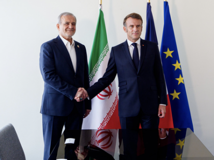 Iranian, French presidents discuss Tehran's nuclear issue, bilateral ties | Iranian, French presidents discuss Tehran's nuclear issue, bilateral ties