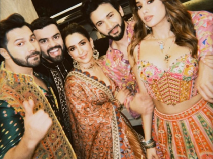 Janhvi Kapoor celebrates Navratri with Varun Dhawan, Sanya Malhotra and Rohit Saraf in Sanskari style | Janhvi Kapoor celebrates Navratri with Varun Dhawan, Sanya Malhotra and Rohit Saraf in Sanskari style