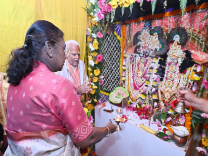 President Murmu offers prayers at prominent Mathura, Vrindavan temples | President Murmu offers prayers at prominent Mathura, Vrindavan temples