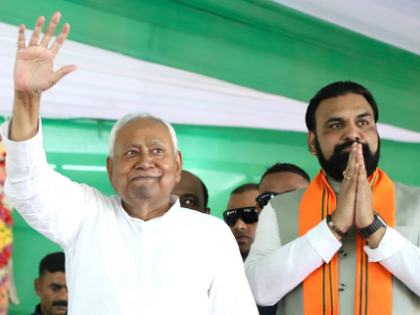 CM Nitish Kumar transfers Rs 10,000 each to 25 lakh women under Mukhyamantri Mahila Rojgar Yojana | CM Nitish Kumar transfers Rs 10,000 each to 25 lakh women under Mukhyamantri Mahila Rojgar Yojana