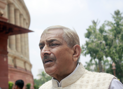 PM Modi makes big announcements before polls, later forgets them: Pramod Tiwari | PM Modi makes big announcements before polls, later forgets them: Pramod Tiwari