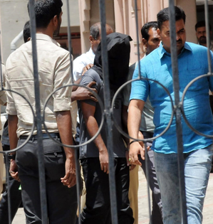 CBI court sentences two Income Tax officials to four years' imprisonment in 2015 bribery case | CBI court sentences two Income Tax officials to four years' imprisonment in 2015 bribery case
