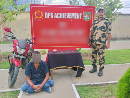 BSF arrests smuggler, seize gold valued at Rs 1.29 crore along India-Bangladesh border | BSF arrests smuggler, seize gold valued at Rs 1.29 crore along India-Bangladesh border