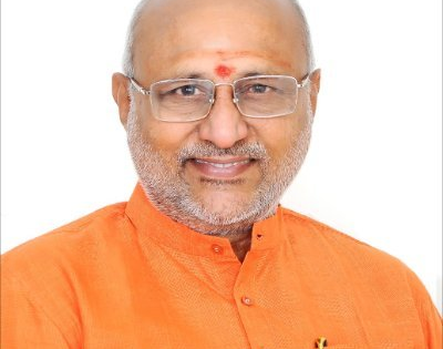 V-P Radhakrishnan, Rahul Gandhi express condolences over stampede in TN | V-P Radhakrishnan, Rahul Gandhi express condolences over stampede in TN