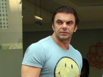 Sohail Khan shares a "rare photo" of parents Salim Khan, Salma Khan, Helen relaxing together | Sohail Khan shares a "rare photo" of parents Salim Khan, Salma Khan, Helen relaxing together