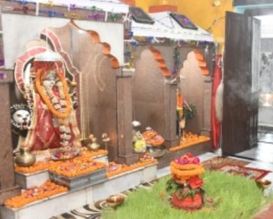 Navratri: Devotees flock to temples to worship Mahagauri in Varanasi | Navratri: Devotees flock to temples to worship Mahagauri in Varanasi