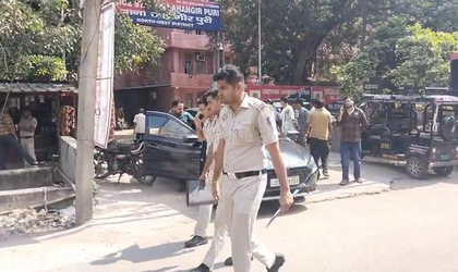 Three killed in suspected hit-and-run near Mukundpur flyover in Delhi | Three killed in suspected hit-and-run near Mukundpur flyover in Delhi