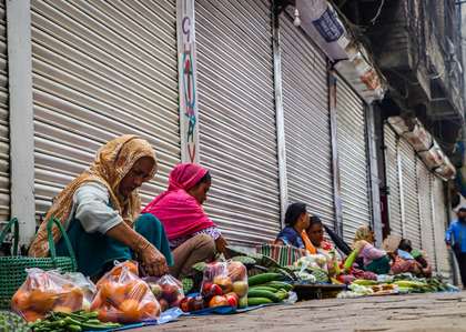 Prices of food items at Bengal's retail markets skyrocket as festive season begins | Prices of food items at Bengal's retail markets skyrocket as festive season begins
