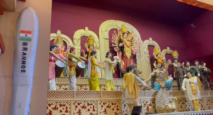UP: Durga Puja pandals in Varanasi painted in patriotic colours, BrahMos missiles dazzle | UP: Durga Puja pandals in Varanasi painted in patriotic colours, BrahMos missiles dazzle