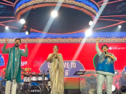 Rupali Ganguly enjoys a fun dandiya night amidst the soulful voice of Falguni Pathak | Rupali Ganguly enjoys a fun dandiya night amidst the soulful voice of Falguni Pathak