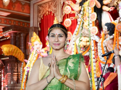 Tanishaa Mukherjee dedicates Durga Puja 2025 to her late father and Debu Kaka  | Tanishaa Mukherjee dedicates Durga Puja 2025 to her late father and Debu Kaka 