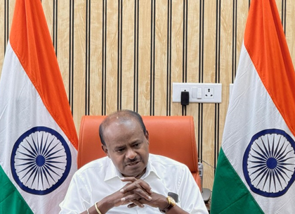 Union Minister Kumaraswamy warns K'taka govt against fight with Centre, says trust PM Modi | Union Minister Kumaraswamy warns K'taka govt against fight with Centre, says trust PM Modi