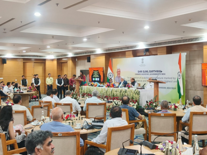 Commerce Secretary unveils skill courses on tea sommeliers, tasting | Commerce Secretary unveils skill courses on tea sommeliers, tasting